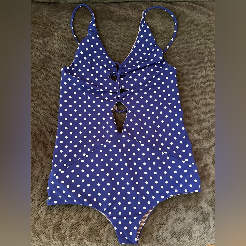 Acacia one piece